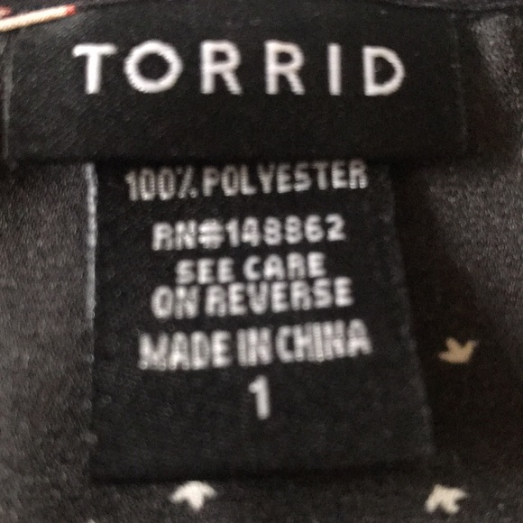 Torrid- Navy blue-Pink floral blouse- 1 - Picture 6 of 8